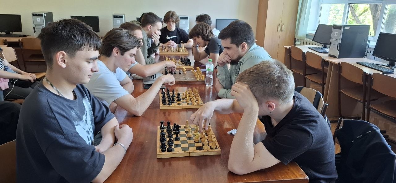 Шаховий турнір серед студентів та викладачів на комісії КТ та ПІ